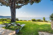 Close to Saint-Tropez - Unique property direct waterfront onto GIGARO Beach - photo2