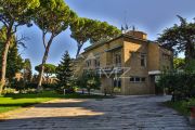 Italy - Rome - extraordinary villa with hill view - photo2