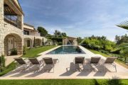 Close to Saint-Paul de Vence - Luxurious Villa within a closed domain - photo2