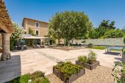 Close to Gordes - Magnificent restored Mas among olive trees - photo1