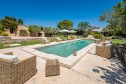 Close to Aix-en-Provence - Provencal farm house with vineyard - photo2