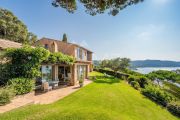 Close to Saint-Tropez - Unique property direct waterfront onto GIGARO Beach - photo3